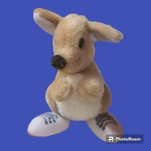 KangaROOS Roos Shoes Advertising Kangaroo 6" Plush Vintage